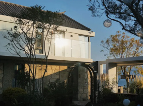 Leisure Courtyard Seascape Designer Hotel-Free one-way airport transport for check in three consecutive nights