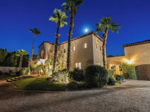 Luxe 7bdr Oasis w/ Pool, Putting Green, Game Room Villa Del Gallo by Avantstay