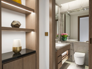 Al Jaddaf Rotana Suite Hotel