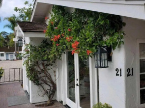 Marina Beach Motel