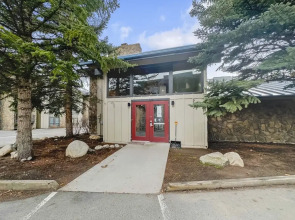 A304 Lake Cliffe 2 Bedroom Condo by RedAwning