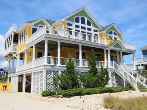 Mellow Yellow - 6 Br Home