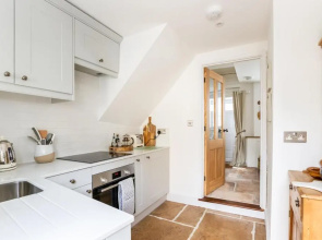Windsor Cottage-Bolthole in heart of CN