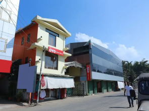 OYO 10783 Hotel River Moon