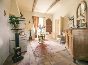 Les Carmes and spa