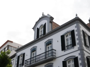 Edificio Charles 201