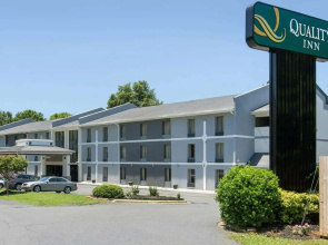 Quality Inn Airport-Near Uptown