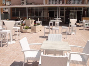 Отель Amic Miraflores