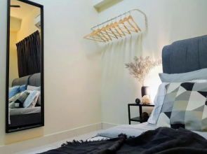 Puchong Setiawalk 8-12 pax 5min LRT Cozy Apartment