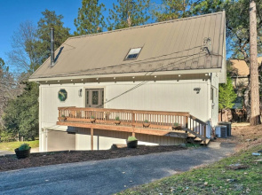 Modern Groveland Chalet ~ 25 Mi to Yosemite!