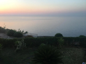 Lagave, Villa in Salina