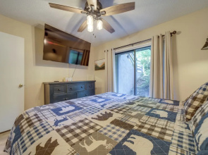 Cozy Sevierville Condo: Balcony, Pool Access