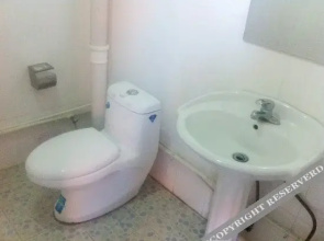 Xueronghua Business Express Hotel(张家口H你好雪绒花酒店)