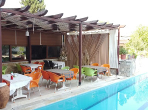 Shah Sultan Ozturk Hotel