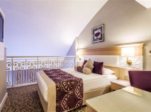 Villa Side Residence