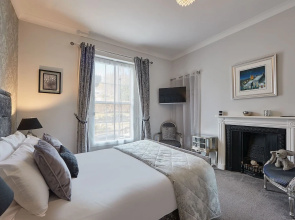 Host Stay Rosedale House