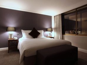 Renaissance London Heathrow Hotel