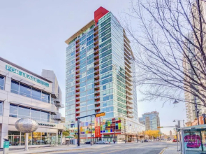 Modern 2BR Apt - DT Calgary w City Views