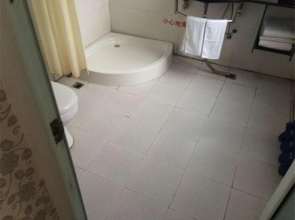 Xingyi Longtai Inn