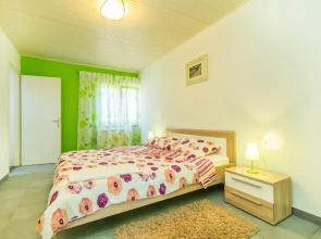 Holiday House Flego
