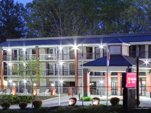 Clarion Pointe Biltmore Village