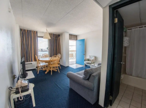 Windjammer Motor Inn