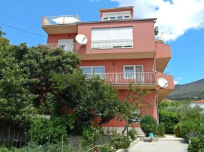 Vini- Beautiful Garden and Terrase - A4