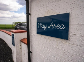 Lochlands 2BR Family Caravan - Pets - Play Park