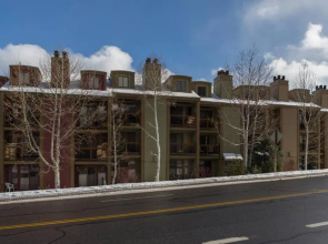 #213 1br Snowcrest Condo Walk 2 Lift