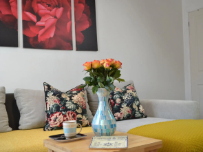 Apartment near Rail Station,FREEparking,Bus Stop