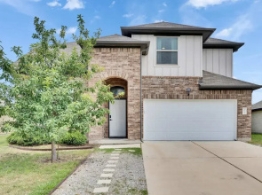 Luxury 4BR 2 5BA Home EV Charger Pool Access