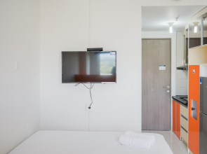 Cozy Studio Apartment At Emerald Bintaro Near British School