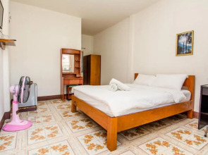 Sarm Mork Guesthouse