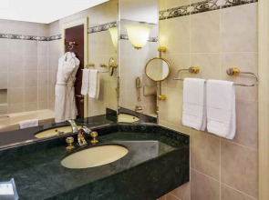 Mövenpick Grand Al Bustan Dubai