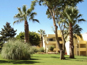 Parque Mourabel, Oasis Village, Pe do Lago