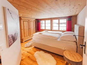 Chic Alpine Apartment for 5 - Perfect for skiers