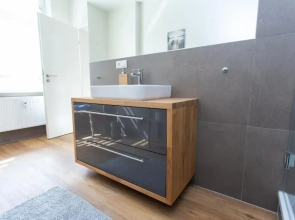FULL HOUSE Studios - The Swansea Apartment - NTFLX + WiFi