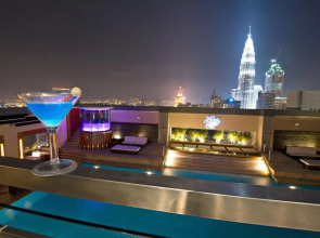 Pacific Regency Hotel Suites