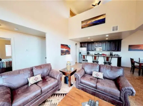 Hidden Valley Oasis ~ 7A1 3 Bedrooms 2.5 Bathrooms Townhouse