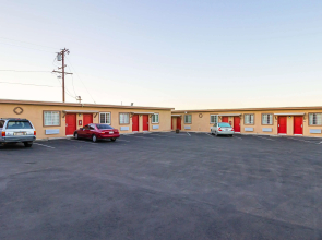 Motel 6 on Maple