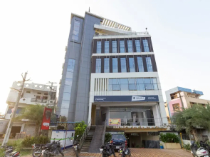 OYO 7627 Royal Plaza