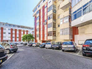 Beachside Getaway Near Paço De Arcos Train Station