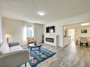 3 Mi to Auburn Station! Commuter-friendly Home