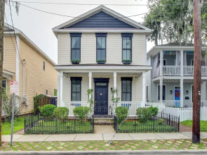 Cozy Savannah Vacation Rental w/ Fenced Courtyard!