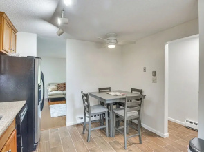 Quaint Bristol Townhome ~ 14 Mi to West Hartford!
