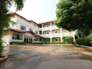 Lalco AR Hotel
