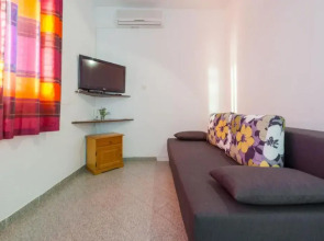 Apartment Dia - 30 m from sea