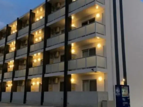 Hollywood Suites & Lofts