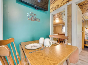 Waterfront Paradise Lake Cottage w/ Private Dock!