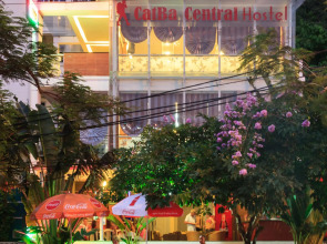 Catba Central Hostel